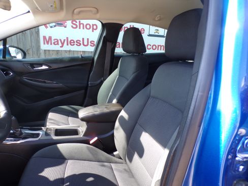 Used 2017 Chevrolet Cruze LT image 6