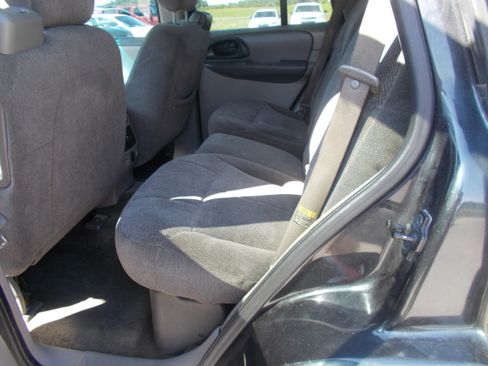 Used 2004 Chevrolet TrailBlazer 4WD image 9