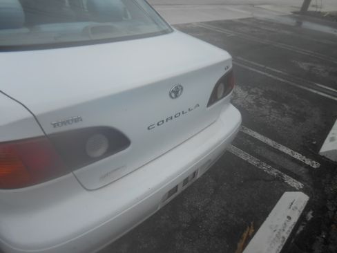 Used 2002 Toyota Corolla CE FWD image 4
