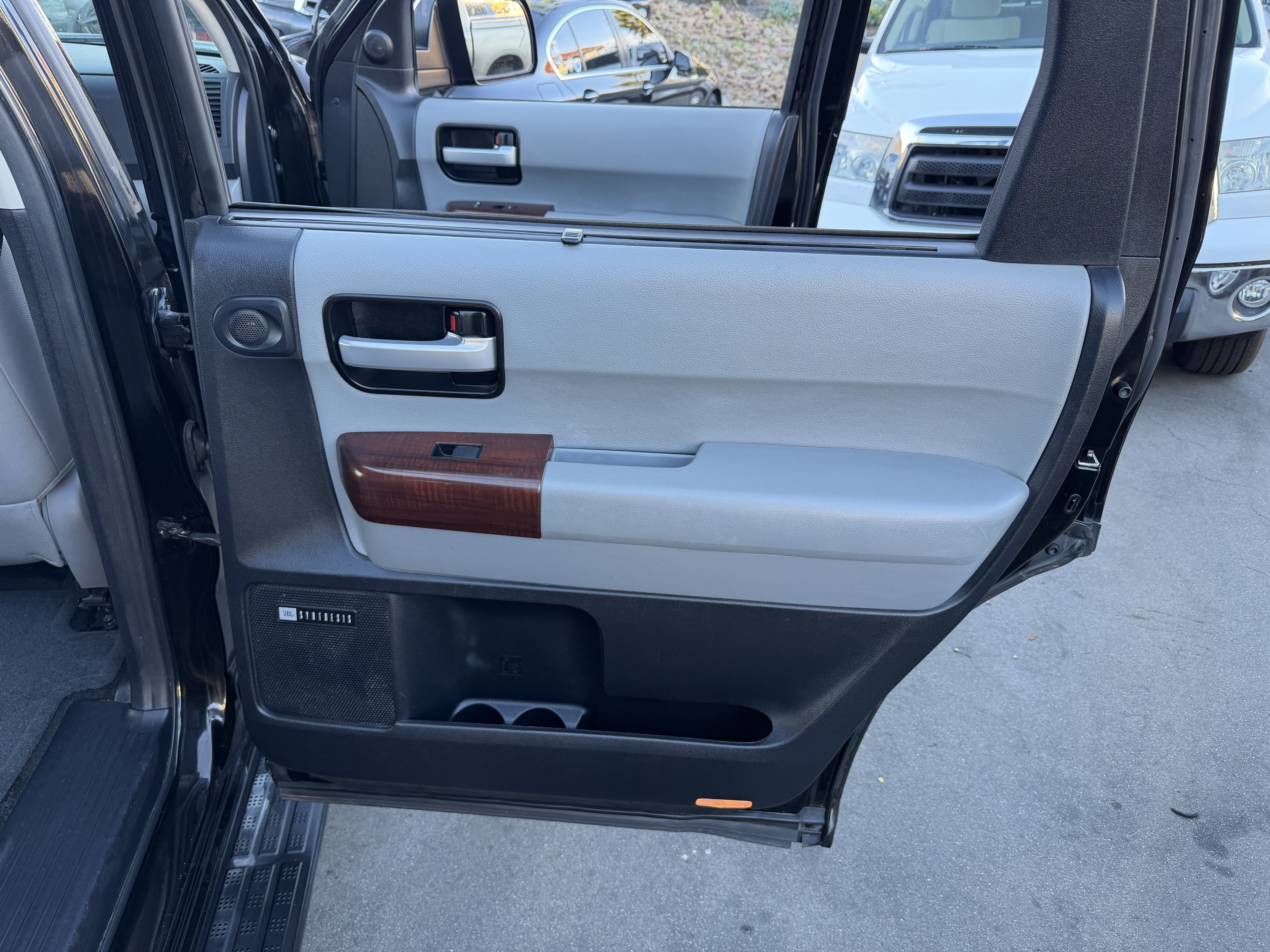 Used 2012 Toyota Sequoia Platinum AWD/4WD image 23