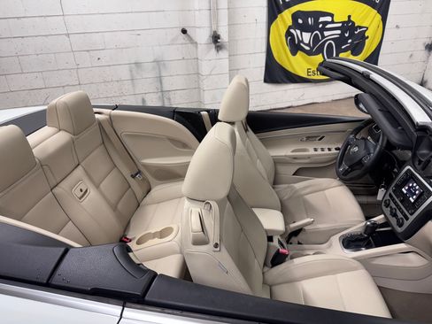 Used 2015 Volkswagen Eos Komfort image 25