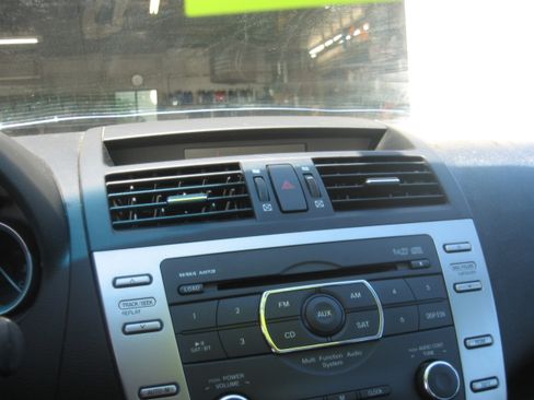 Used 2010 MAZDA MAZDA6 i FWD image 11