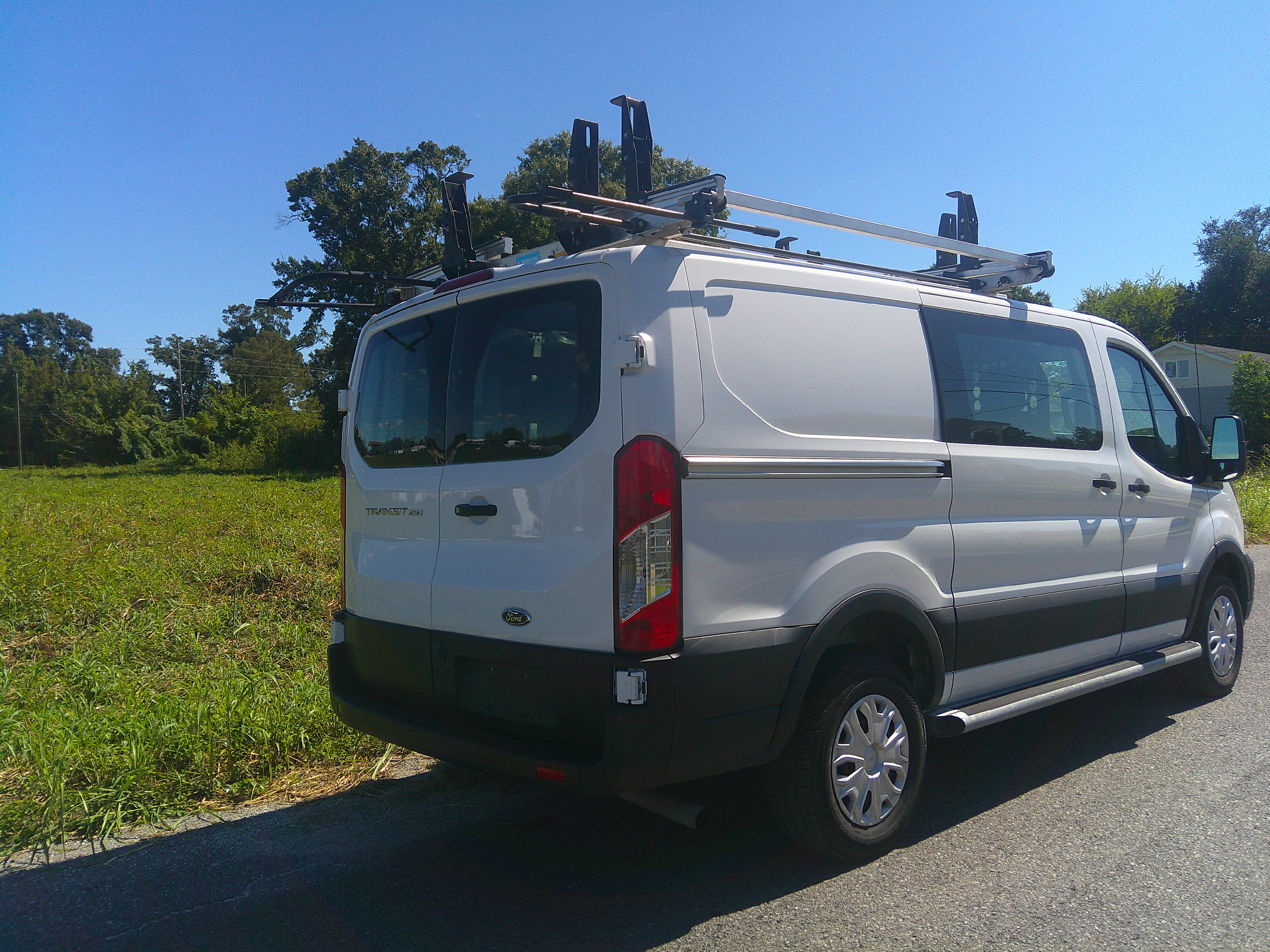 Used 2025 Ford Transit 250 Low Roof RWD image 5
