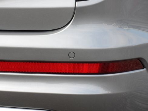 Used 2025 Cadillac XT6 Premium Luxury image 14