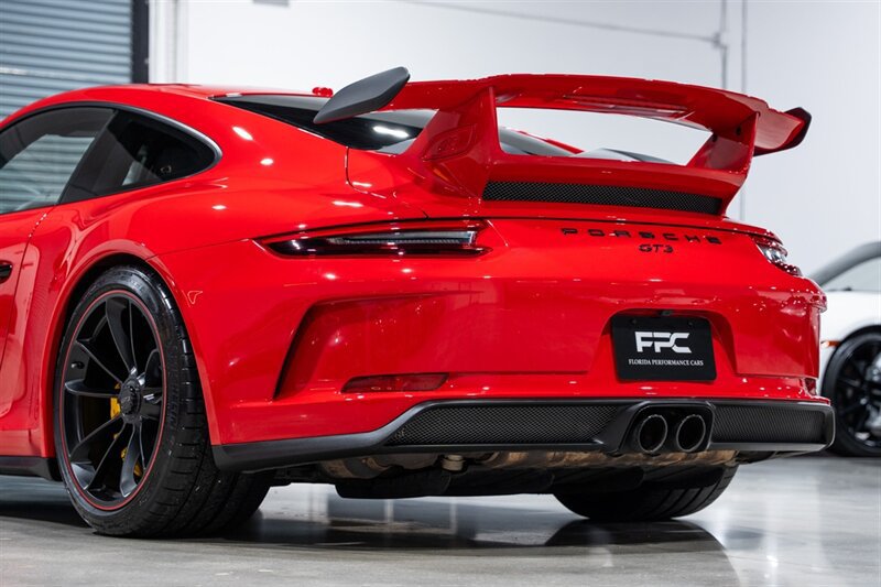 Used 2019 Porsche 911 GT3 RWD image 12