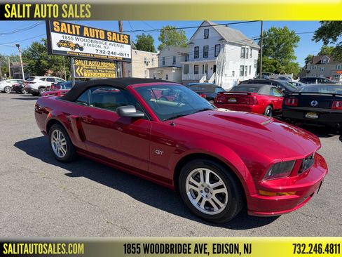 Used 2005 Ford Mustang GT Premium Convertible RWD image 1