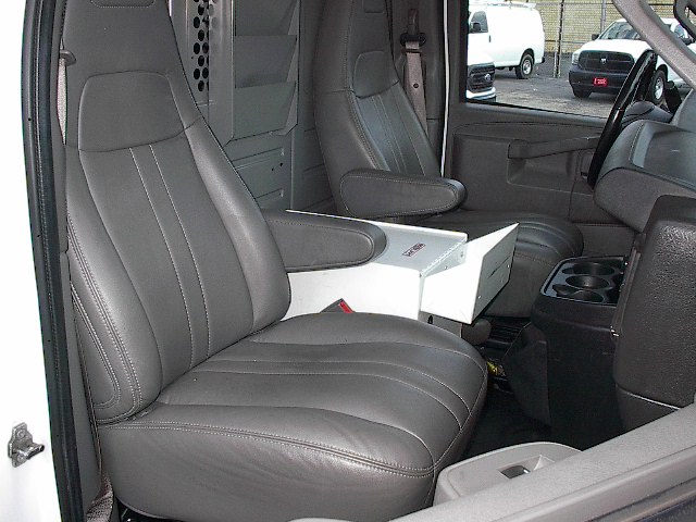 Used 2020 Chevrolet Express 3500 UNAVAIL RWD image 10