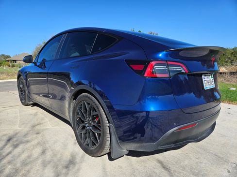 Used 2022 Tesla Model Y Performance image 4