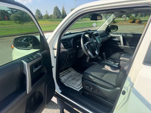 Used 2021 Toyota 4Runner 4WD SR5 Premium image 12