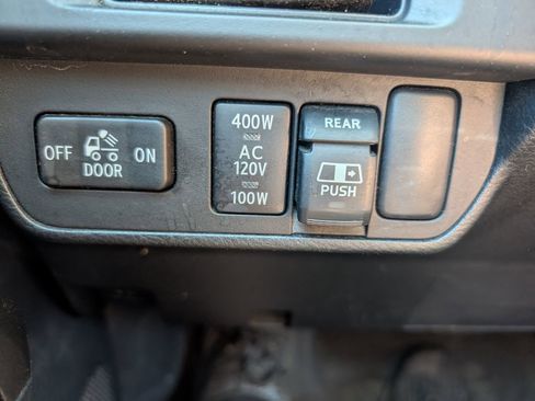 Used 2017 Toyota Tacoma TRD Off-Road image 11