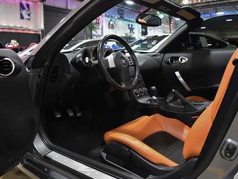 Used 2005 Nissan 350Z Touring RWD image 24