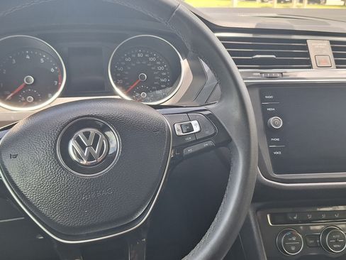 Used 2020 Volkswagen Tiguan FWD image 15