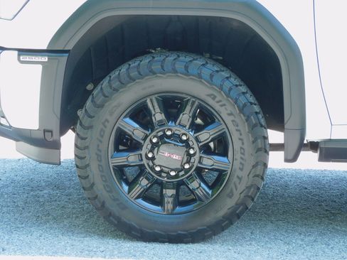 Used 2025 GMC Sierra 2500 4x4 Crew Cab AT4 image 10
