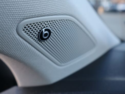 Used 2022 Volkswagen Taos SEL image 38