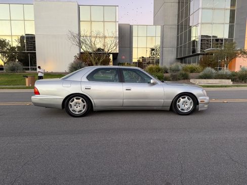 Used 2000 Lexus LS 400 image 5