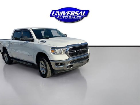 Used 2020 RAM 1500 SLT image 2