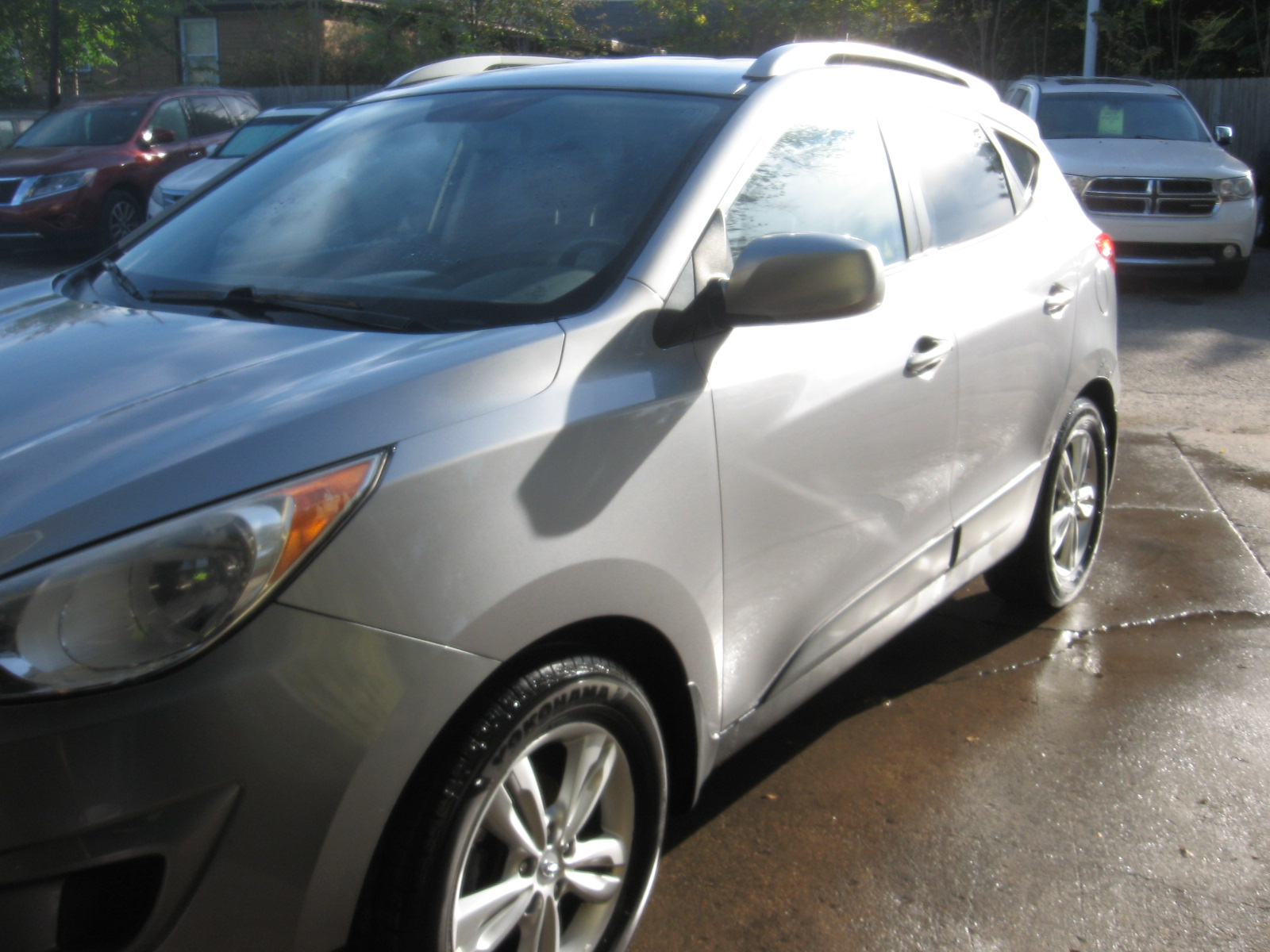 Used 2011 Hyundai Tucson SE FWD image 2