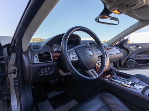 Used 2008 Jaguar XK image 27