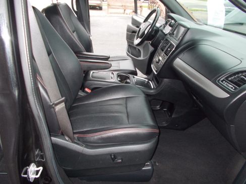 Used 2018 Dodge Grand Caravan GT FWD image 20