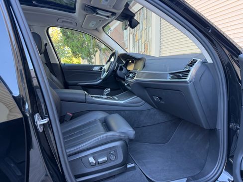 Used 2022 BMW X7 xDrive40i AWD/4WD image 11