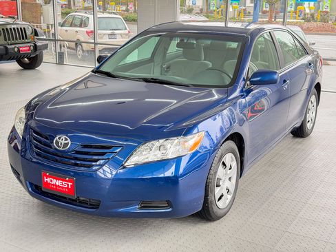 Used 2007 Toyota Camry LE image 2