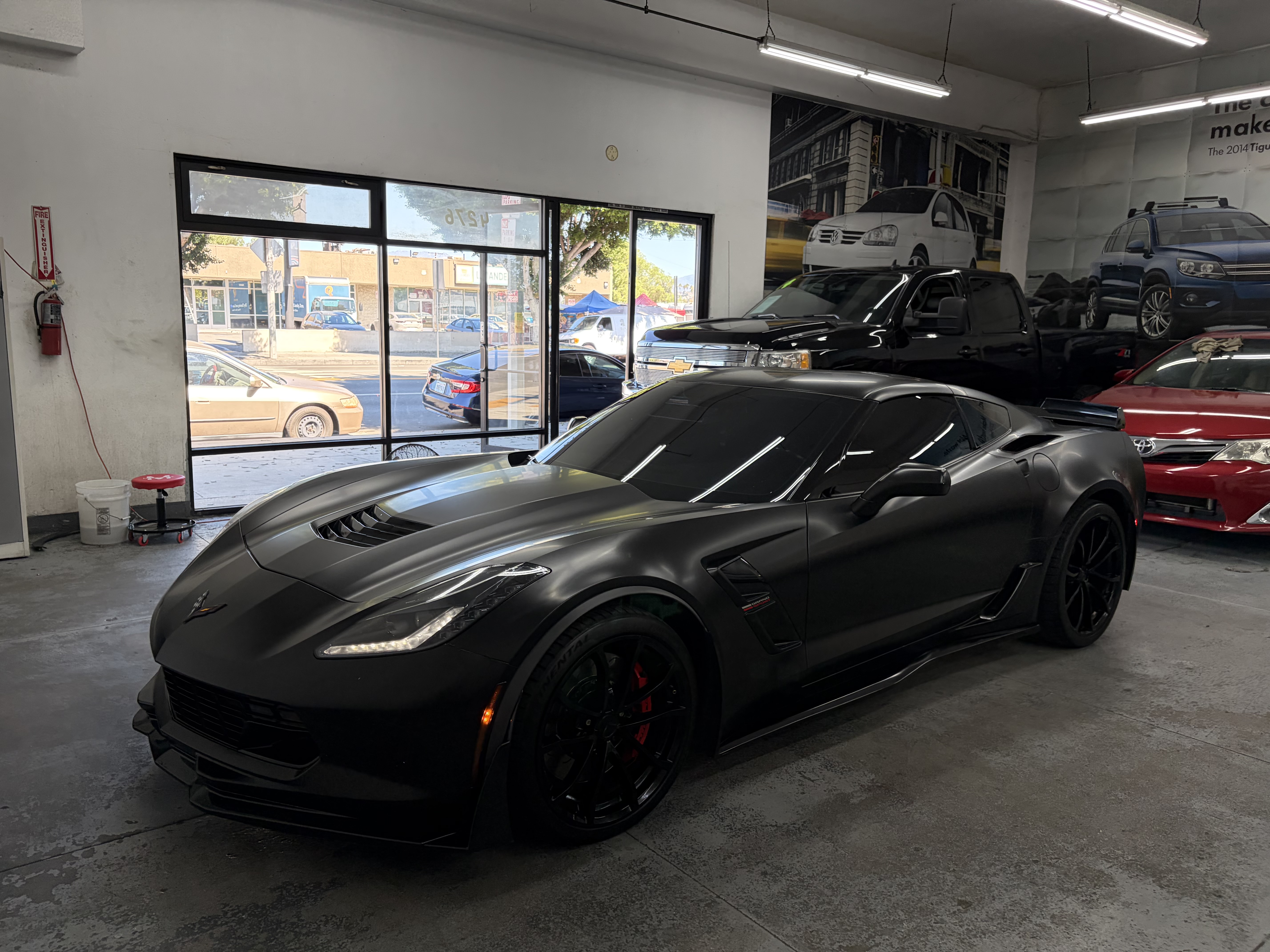 Used 2017 Chevrolet Corvette Grand Sport Coupe w/ 1LT RWD image 2