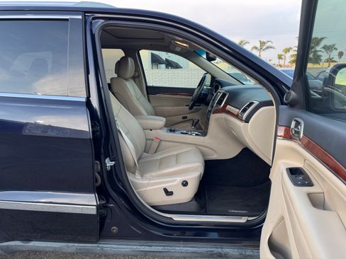 Used 2011 Jeep Grand Cherokee Limited image 17