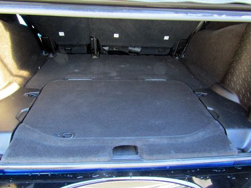 Used 2015 Jeep Wrangler Altitude image 14