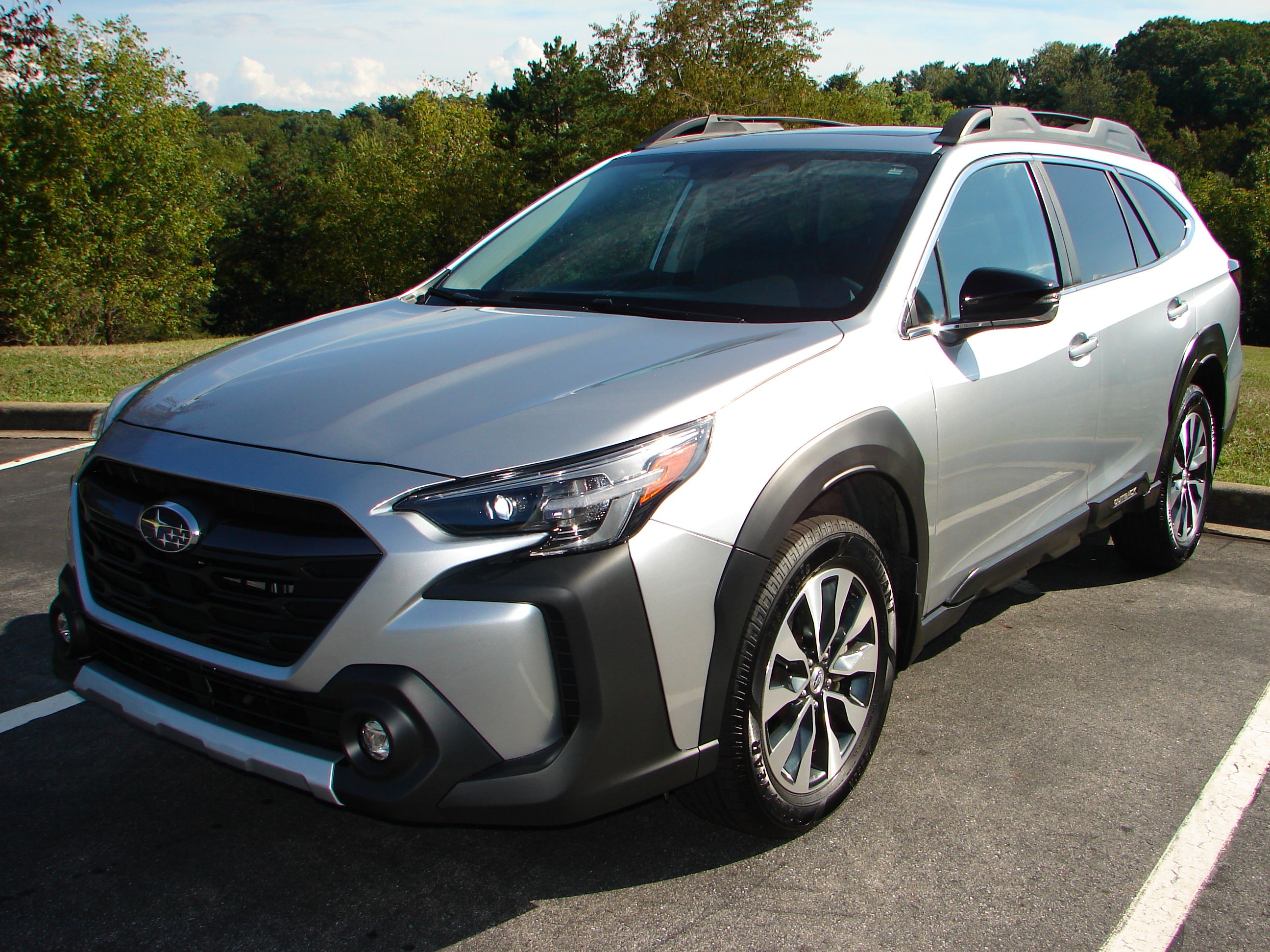 Used 2023 Subaru Outback Limited AWD/4WD image 1