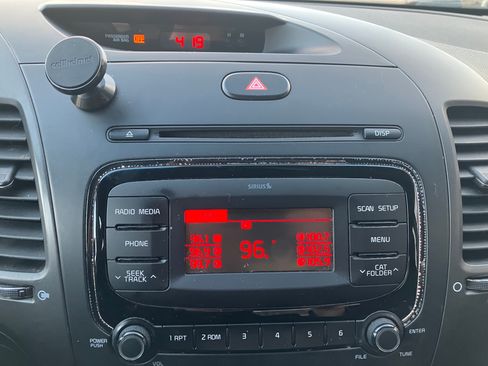 Used 2017 Kia Forte LX image 7