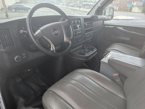 Used 2015 Chevrolet Express 3500 image 14