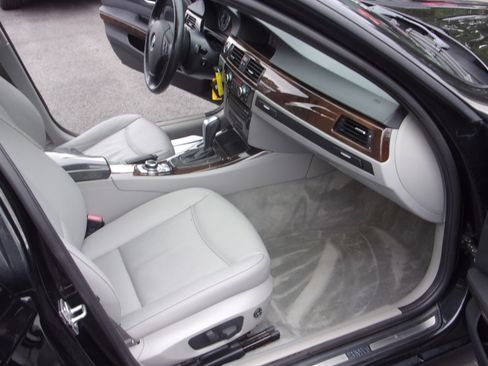 Used 2011 BMW 328i xDrive Sedan AWD/4WD image 27
