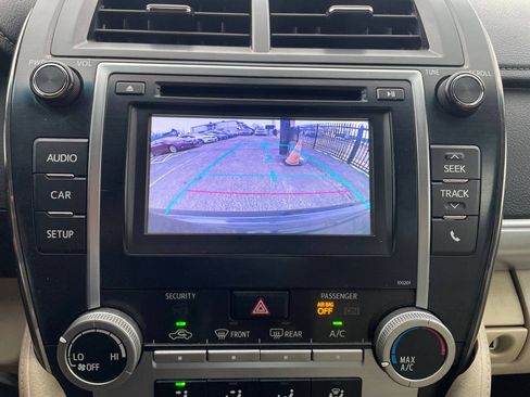 Used 2014 Toyota Camry LE image 14