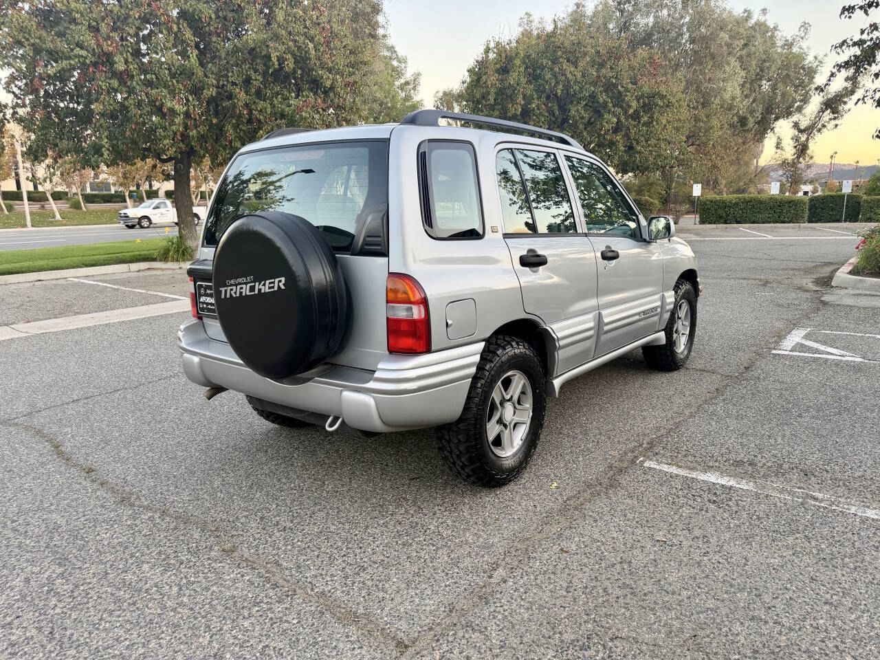 Used 2004 Chevrolet Tracker 4WD LT image 11