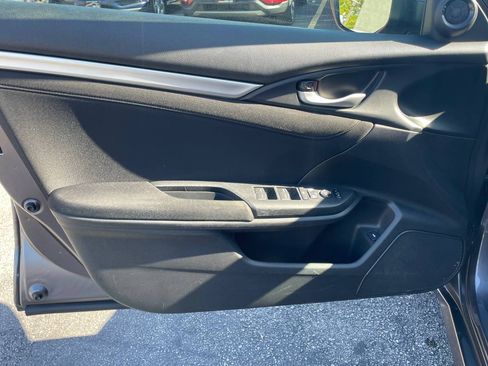 Used 2017 Honda Civic EX image 9