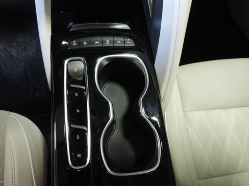 Used 2023 Buick Envision Avenir image 40