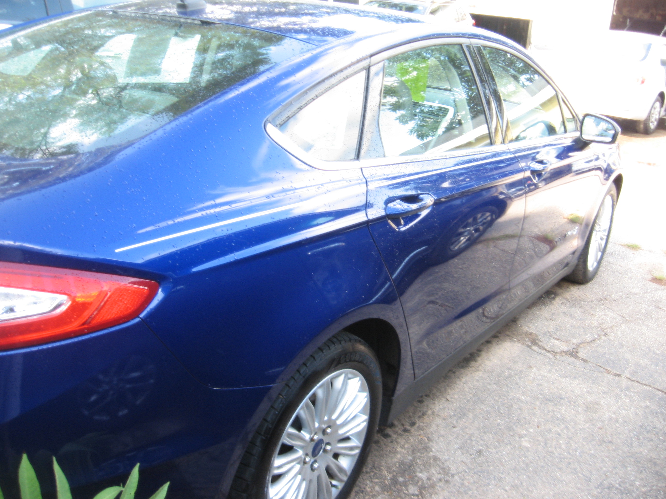 Used 2014 Ford Fusion S Hybrid FWD image 4