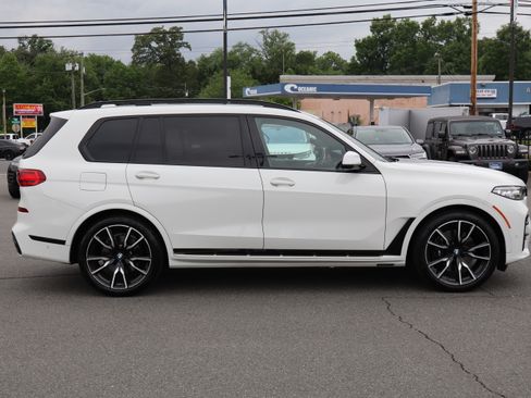 Used 2022 BMW X7 xDrive40i w/ M Sport Package AWD/4WD image 9