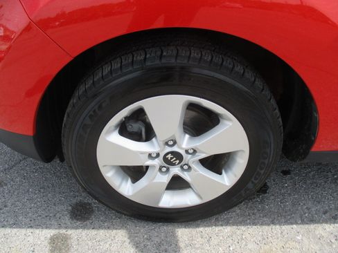 Used 2019 Kia Soul S FWD image 11