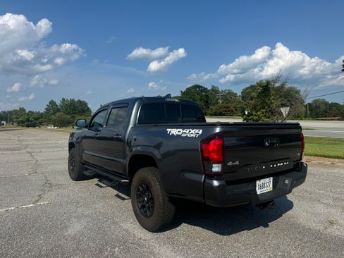 Used 2021 Toyota Tacoma 4x4 Double Cab image 5