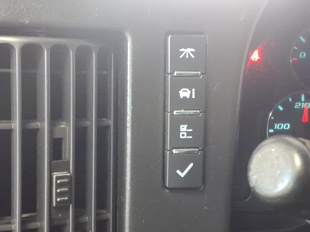 Used 2017 GMC Savana 2500 RWD image 10