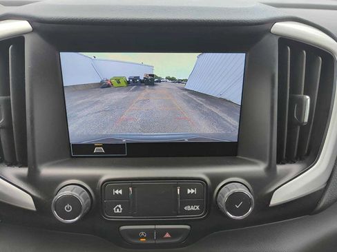 Used 2024 GMC Terrain SLT image 13