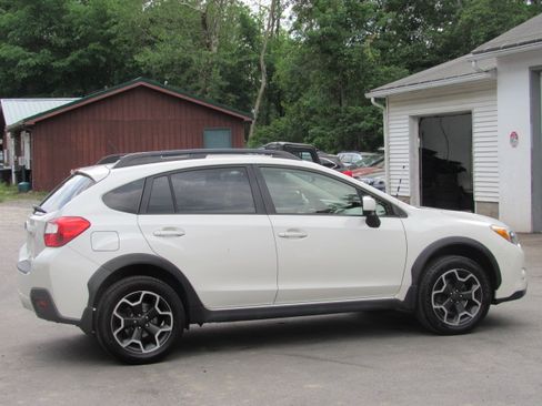 Used 2014 Subaru XV Crosstrek 2.0i Premium AWD/4WD image 9