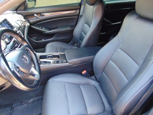 Used 2021 Honda Accord Sport image 11