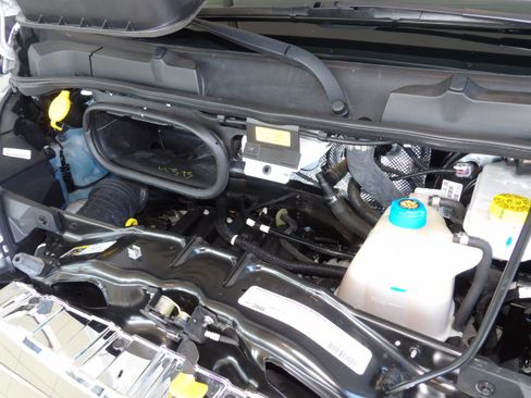 Used 2025 RAM ProMaster 2500 136 FWD image 15