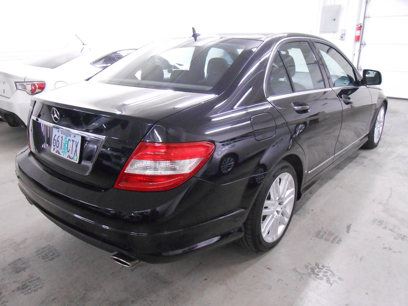 Used 2008 Mercedes-Benz C 300 Sport image 4