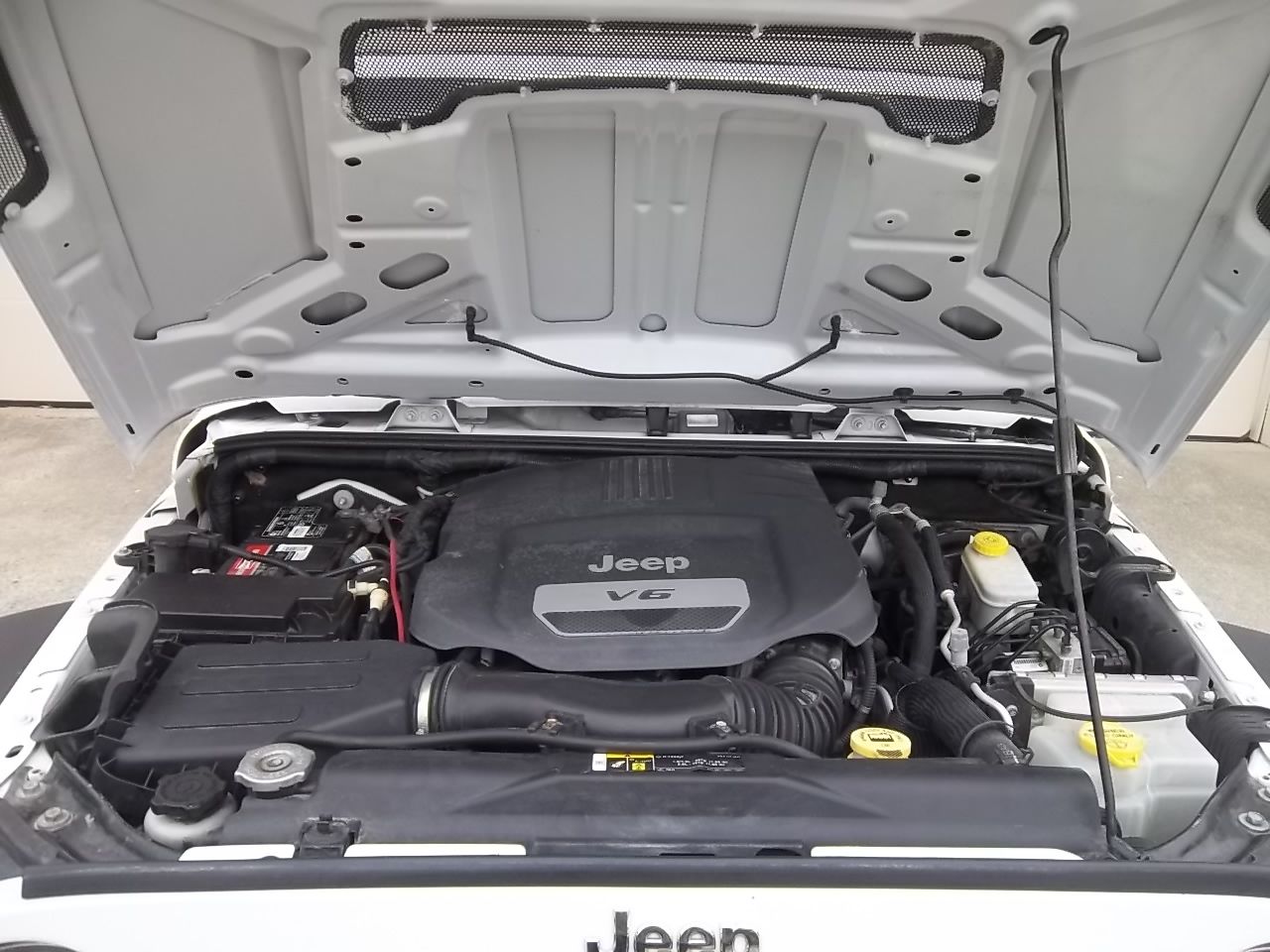 Used 2017 Jeep Wrangler 4WD Unlimited Sport image 11