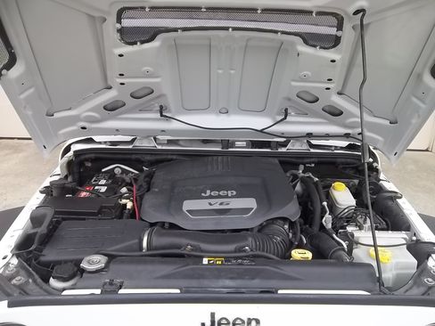 Used 2017 Jeep Wrangler 4WD Unlimited Sport image 11