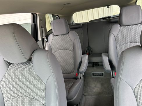 Used 2012 Chevrolet Traverse LT image 23