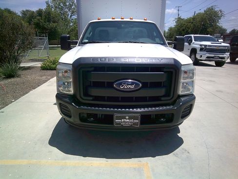 Used 2015 Ford F350 2WD Regular Cab DRW Super Duty image 16